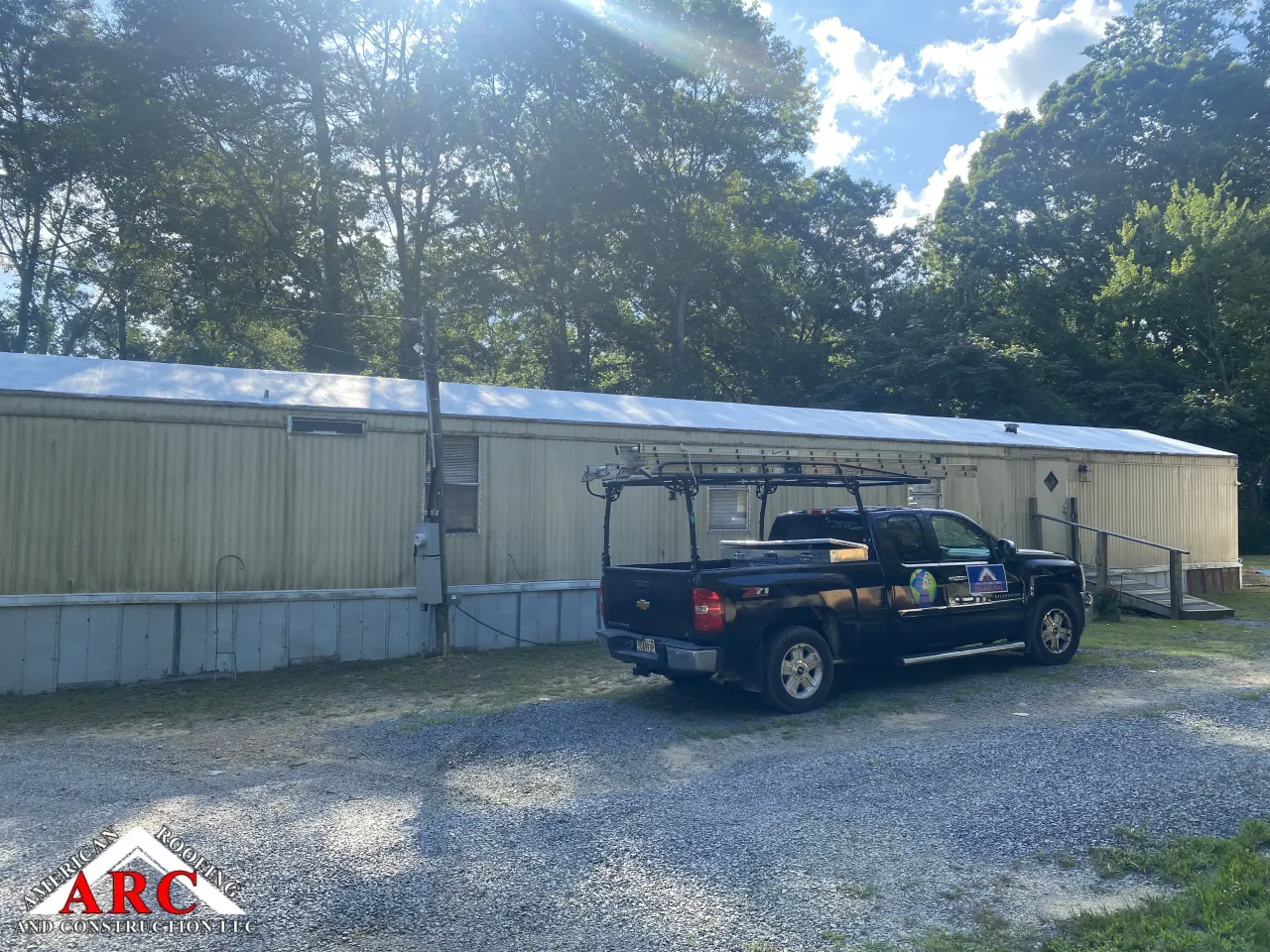 Trailer roof coat